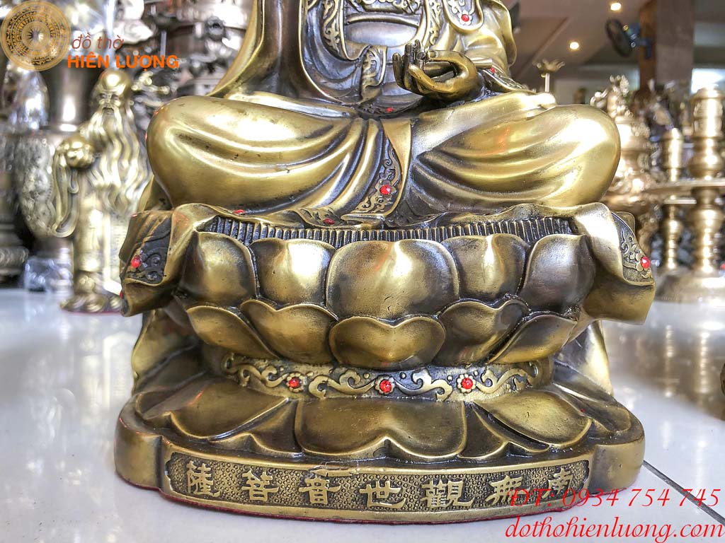 Tượng Phật Bà Ngồi Hoa Sen
