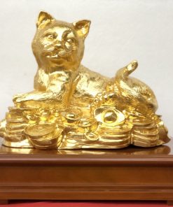 Tượng mèo dát vàng