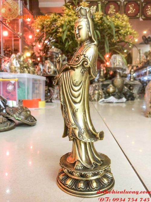 Tượng Phật Bà Quan Thế Âm Đứng Cầm Gậy Như Ý