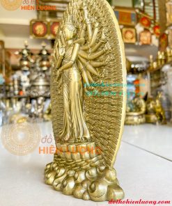 Phật thiên thủ thiên nhãn đứng bằng đồng