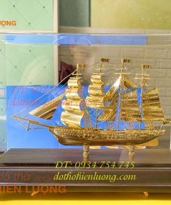 Mô hình thuyền buồm mạ vàng 24K làm quà tặng sinh nhật