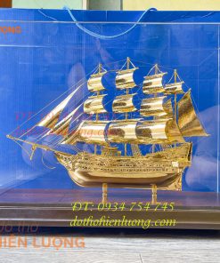 Mô hình thuyền buồm mạ vàng 24K làm quà tặng đối tác kinh doanh