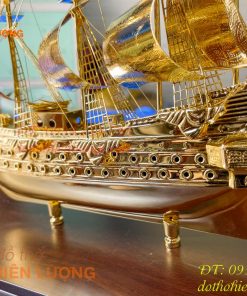 Mô hình thuyền buồm mạ vàng 24K làm quà tặng thăng chức