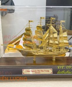 Quà tặng mô hình thuyền mạ vàng 24K