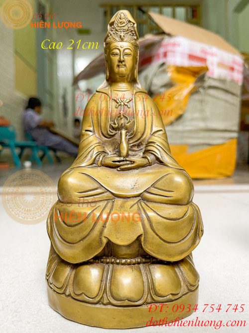 Tượng Phật bà bằng đồng