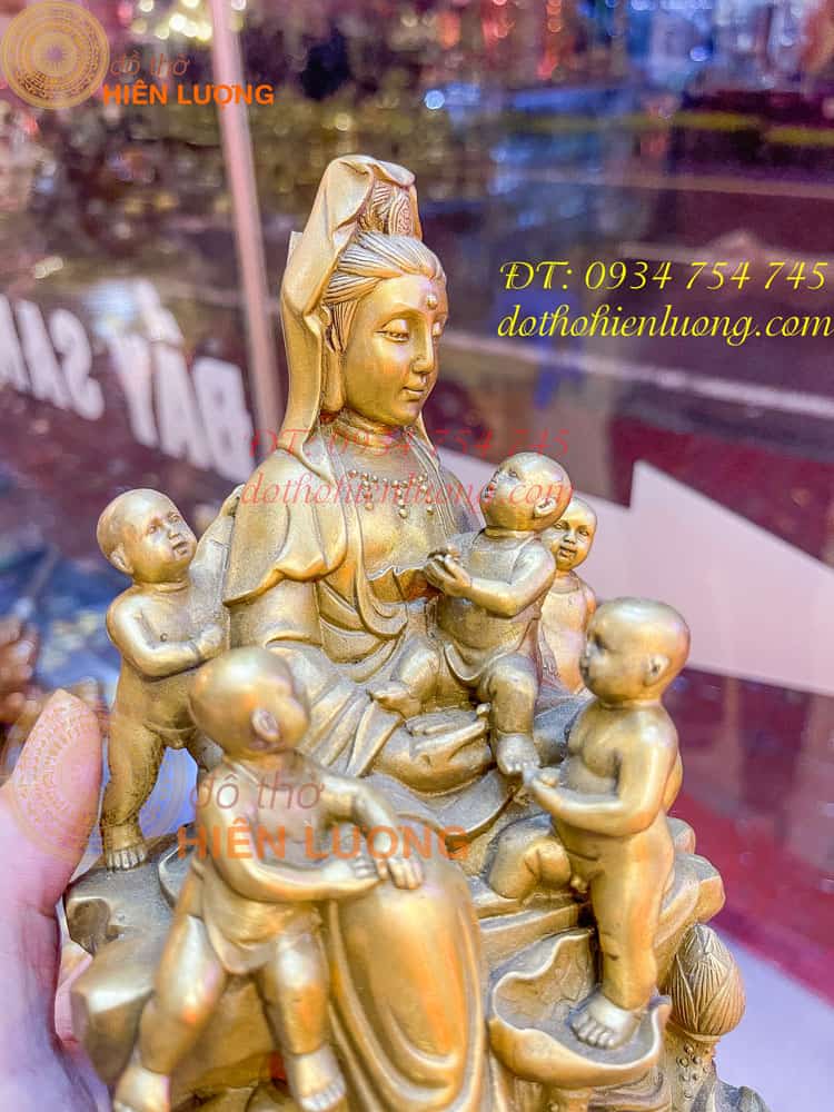 Phật bà ngũ phúc ngồi đài sen bằng đồng