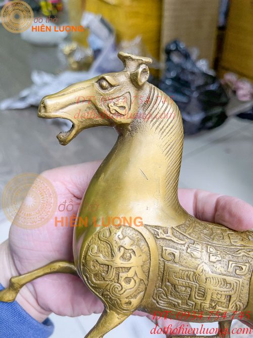 Tượng ngựa để bàn trang trí bằng đồng phong thủy
