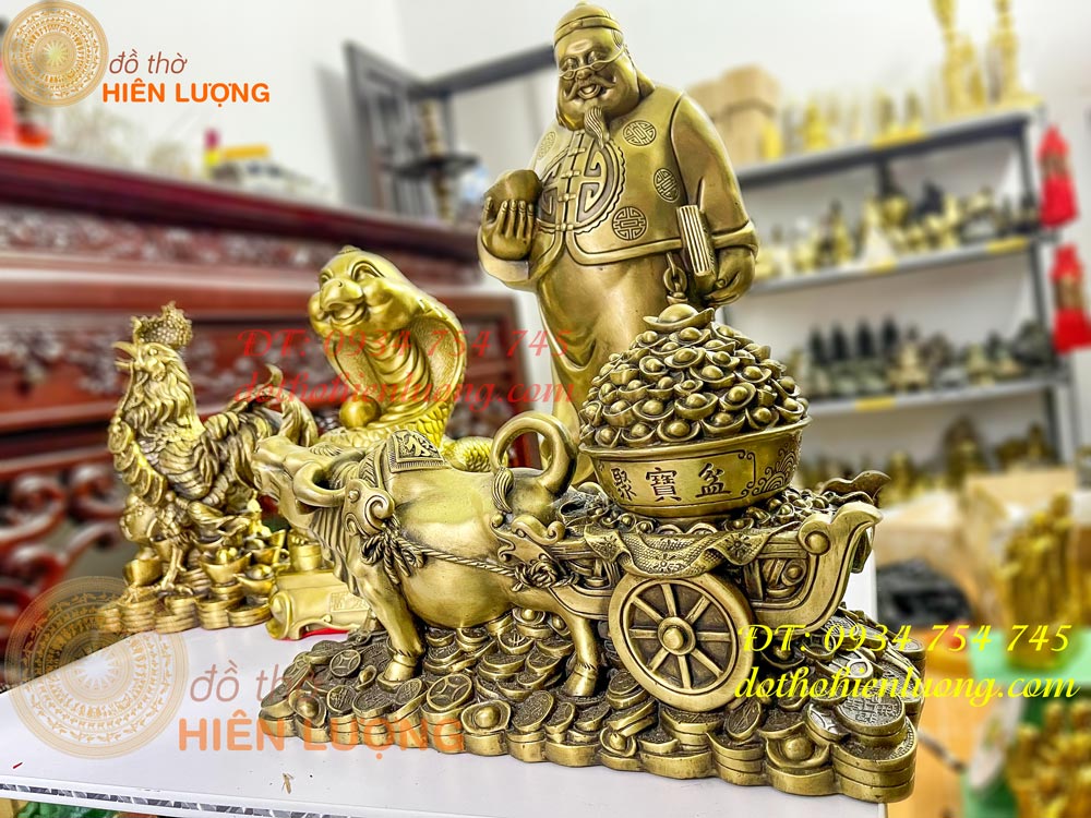 Bàn giao bộ tượng đồng ở Bắc Giang
