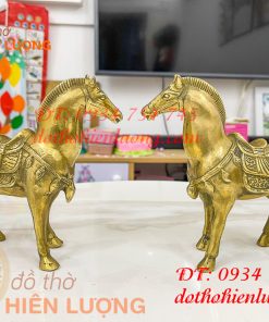 Đôi ngựa bằng đồng thờ cúng