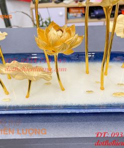 Hồ hoa sen bằng vàng lá