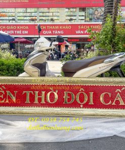 Đại tự làm theo yêu cầu đền thờ đội cần