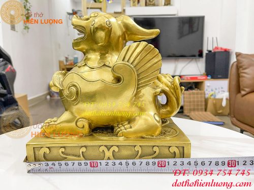 Tỳ hưu ngồi bệ cỡ đại bằng đồng cao 26cm để bàn thờ thần tài