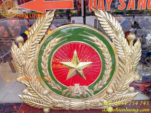 Logo huy hiệu công an bằng đồng gò tay