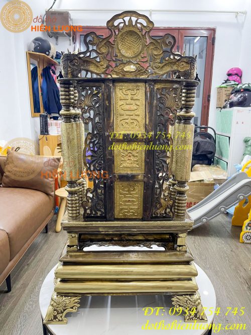 Ngai thờ, bài vị bằng đồng màu hun giả cổ
