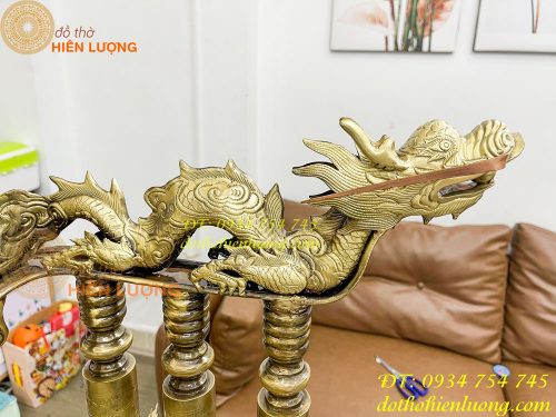 Ngai thờ, bài vị bằng đồng màu hun giả cổ