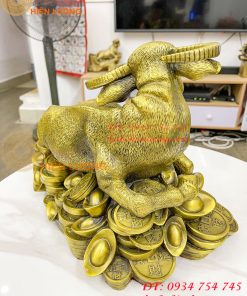 Tượng trâu bệ tiền bằng đồng phong thủy cỡ đại