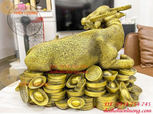 Tượng trâu bệ tiền bằng đồng phong thủy cỡ đại
