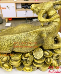 Tượng trâu bệ tiền bằng đồng phong thủy cỡ đại