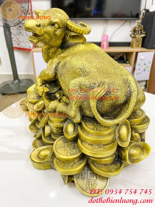 Tượng trâu bệ tiền bằng đồng phong thủy cỡ đại