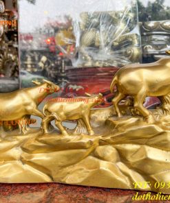 Tượng trâu vàng ngũ phúc bằng đồng