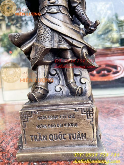 Tượng trần quốc tuấn cao 30cm bằng đồng hun