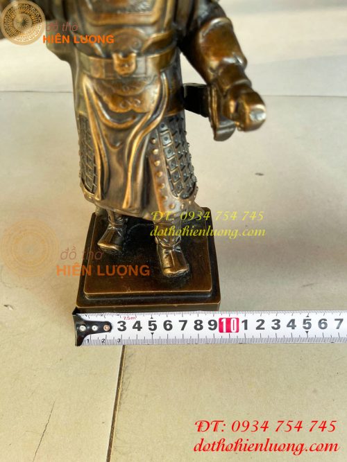 Tượng quan trung bằng đồng cao 30cm