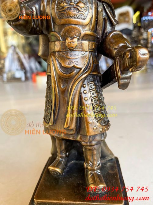 Tượng quan trung bằng đồng cao 30cm