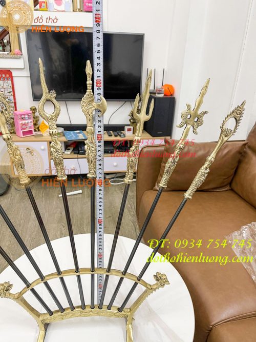 Bộ bát bửu thân đen bằng đồng thờ cúng cao 60cm