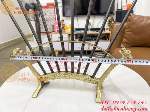 Bộ bát bửu thân đen bằng đồng thờ cúng cao 60cm