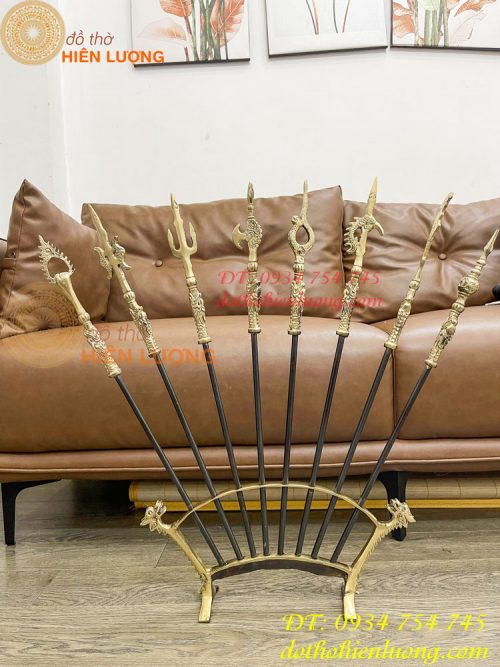 Bộ bát bửu thân đen bằng đồng thờ cúng cao 60cm