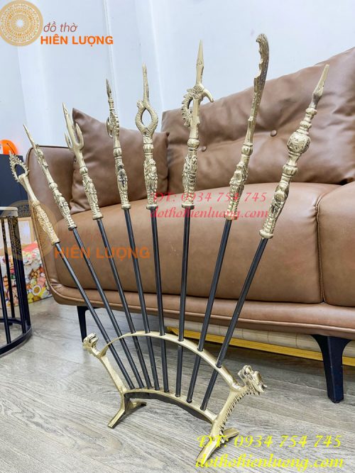 Bộ bát bửu thân đen bằng đồng thờ cúng cao 60cm