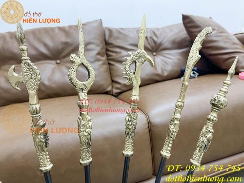 Bộ bát bửu thân đen bằng đồng thờ cúng cao 60cm