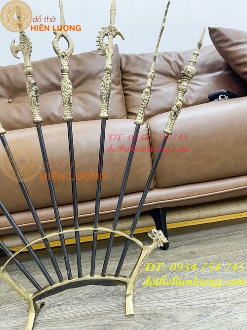 Bộ bát bửu thân đen bằng đồng thờ cúng cao 60cm