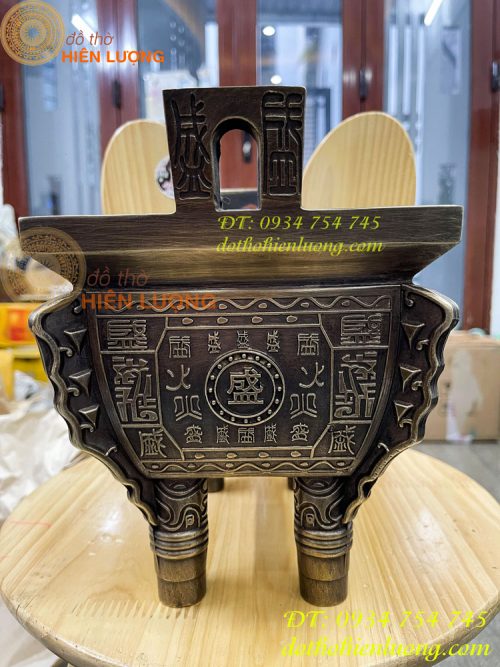 Bát hương vuông bằng đồng hun thờ cúng