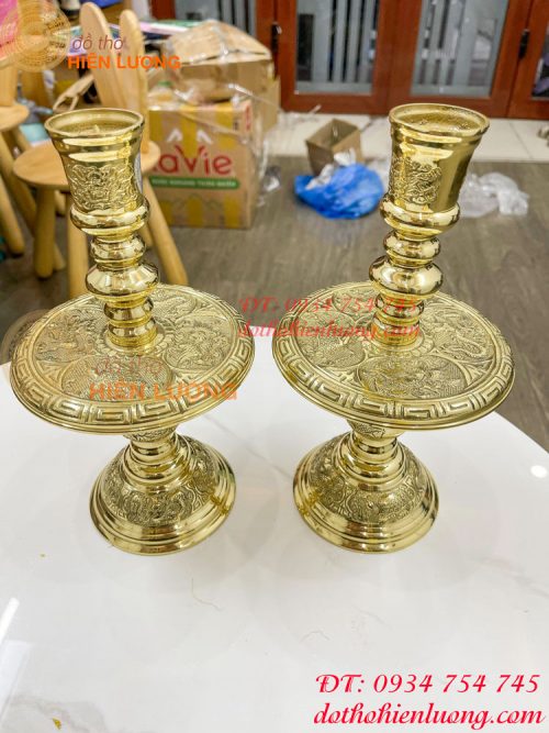 Đôi chân nến bằng đồng cao 25cm thờ cúng
