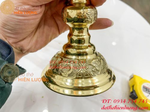 Đôi chân nến bằng đồng cao 25cm thờ cúng