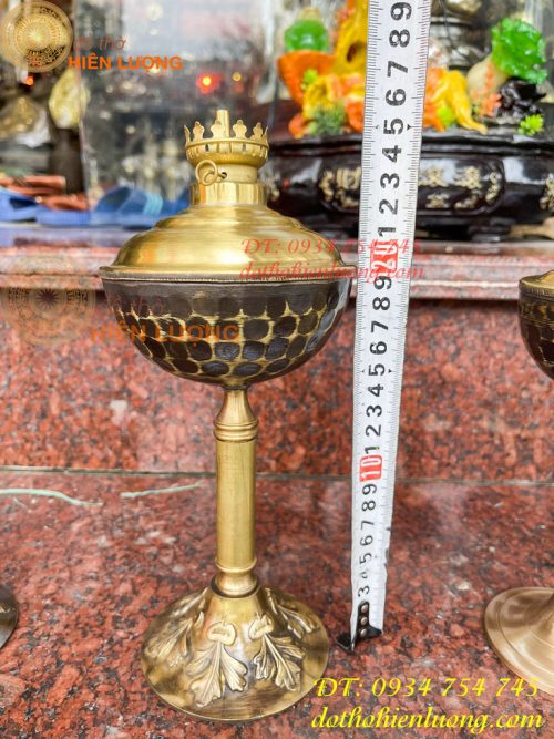 Đèn dầu bằng đồng gò tay thủ công thờ cúng