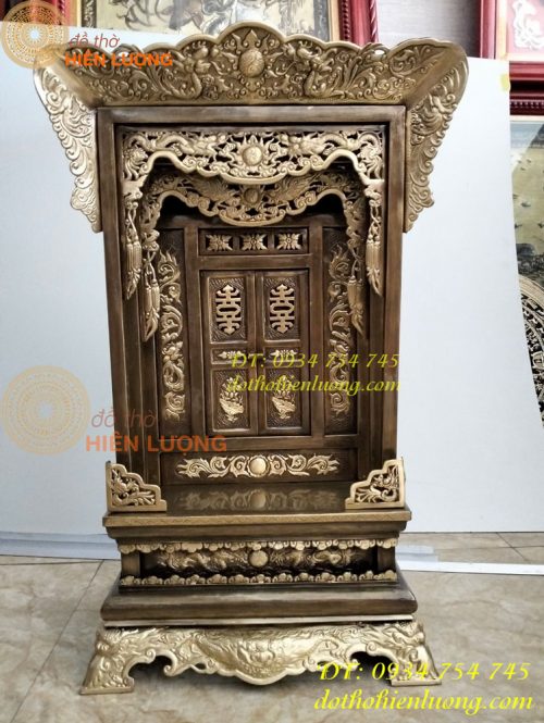 Khám thờ bằng đồng làm tay thủ công