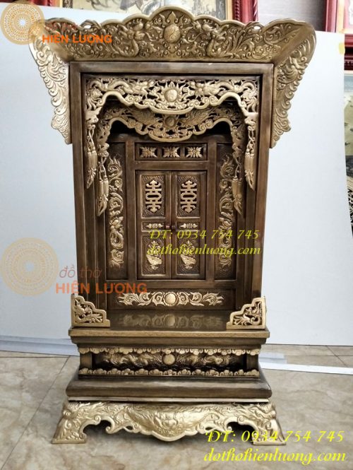 Khám thờ bằng đồng làm tay thủ công
