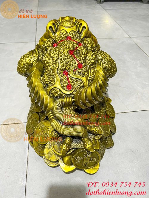 Tượng cóc thỏi vàng bằng đồng