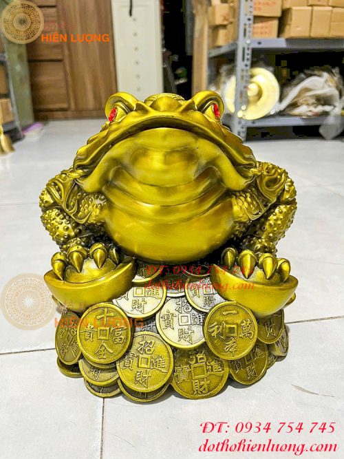 Tượng cóc thỏi vàng bằng đồng