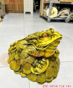 Tượng cóc thỏi vàng bằng đồng