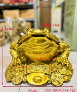 Tượng cóc thỏi vàng bằng đồng