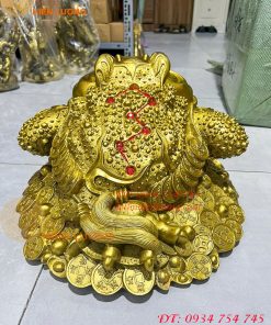 Tượng cóc thỏi vàng bằng đồng