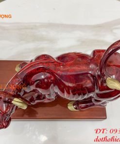 Tượng trâu chiến bằng đồng decor màu đỏ dài 20cm