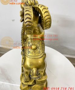 Tượng dê bằng đồng cao 42cm đứng bãi đá phong thủy