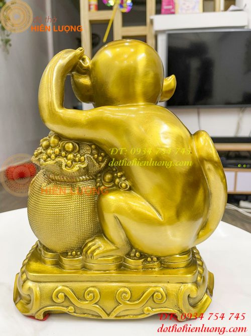 Tượng khỉ ôm túi tiền bằng đồng phong thủy cao 27cm