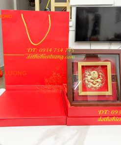 Tranh rồng nhả ngọc bằng vàng lá 24K