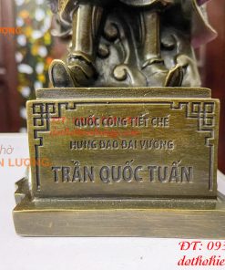 Tượng quốc công tiết chế hưng đạo đại vương bằng đồng