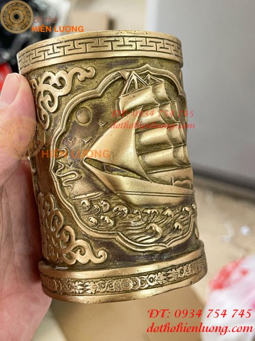 Ống Đựng Bút Thuận Buồm Xuôi Gió Bằng Đồng